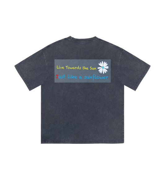 ChromaBrite Vintage Acid-Wash Oversized Graphic T-Shirt – "進行中" Wireframe Polyhedron Streetwear Unisex Tee ChromaBrite Clothing