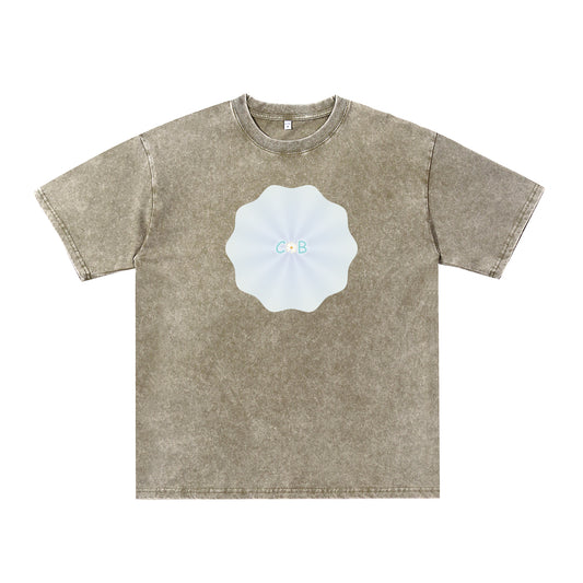 Front view of green t恤 featuring PEARL SHELL BLOOM Vintage Tee
