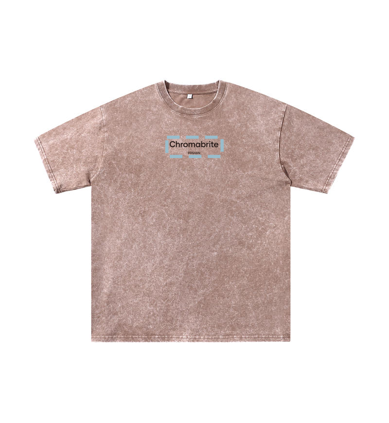 ChromaBrite Vintage Acid-Wash Oversized Graphic T-Shirt – "進行中" Wireframe Polyhedron Streetwear Unisex Tee ChromaBrite Clothing