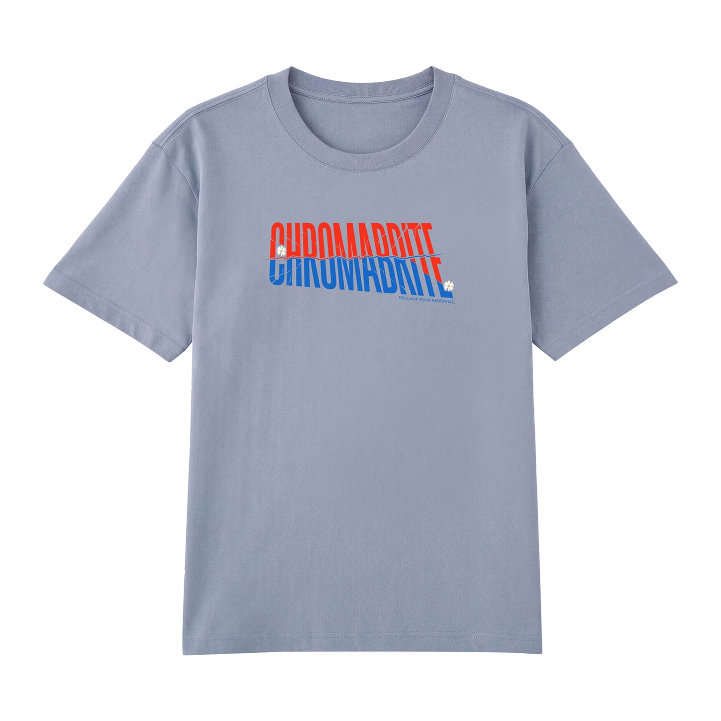 Detail view of blue t恤 featuring Diagonal Narrative Wordmark Staple Tee - 展示2