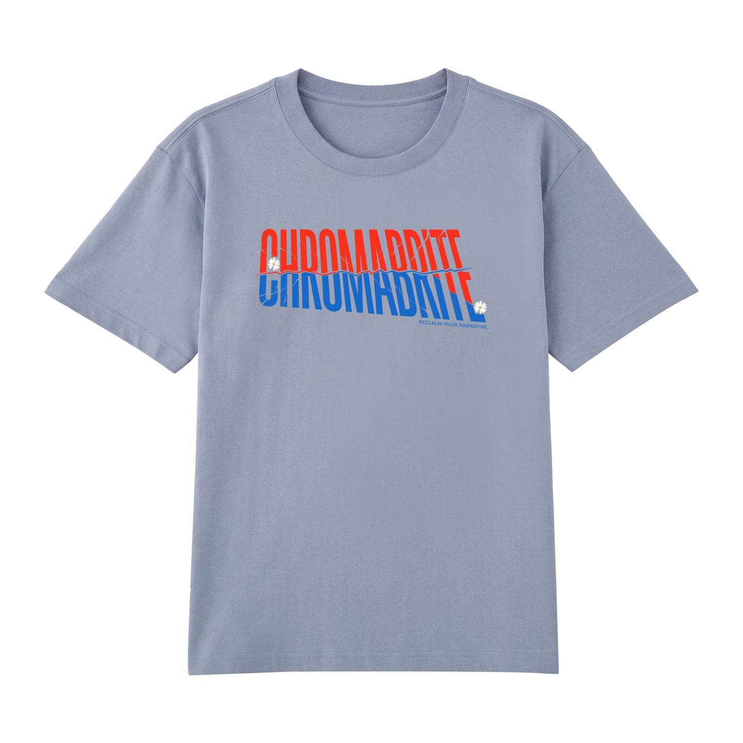 Detail view of blue t恤 featuring Diagonal Narrative Wordmark Staple Tee - 展示3