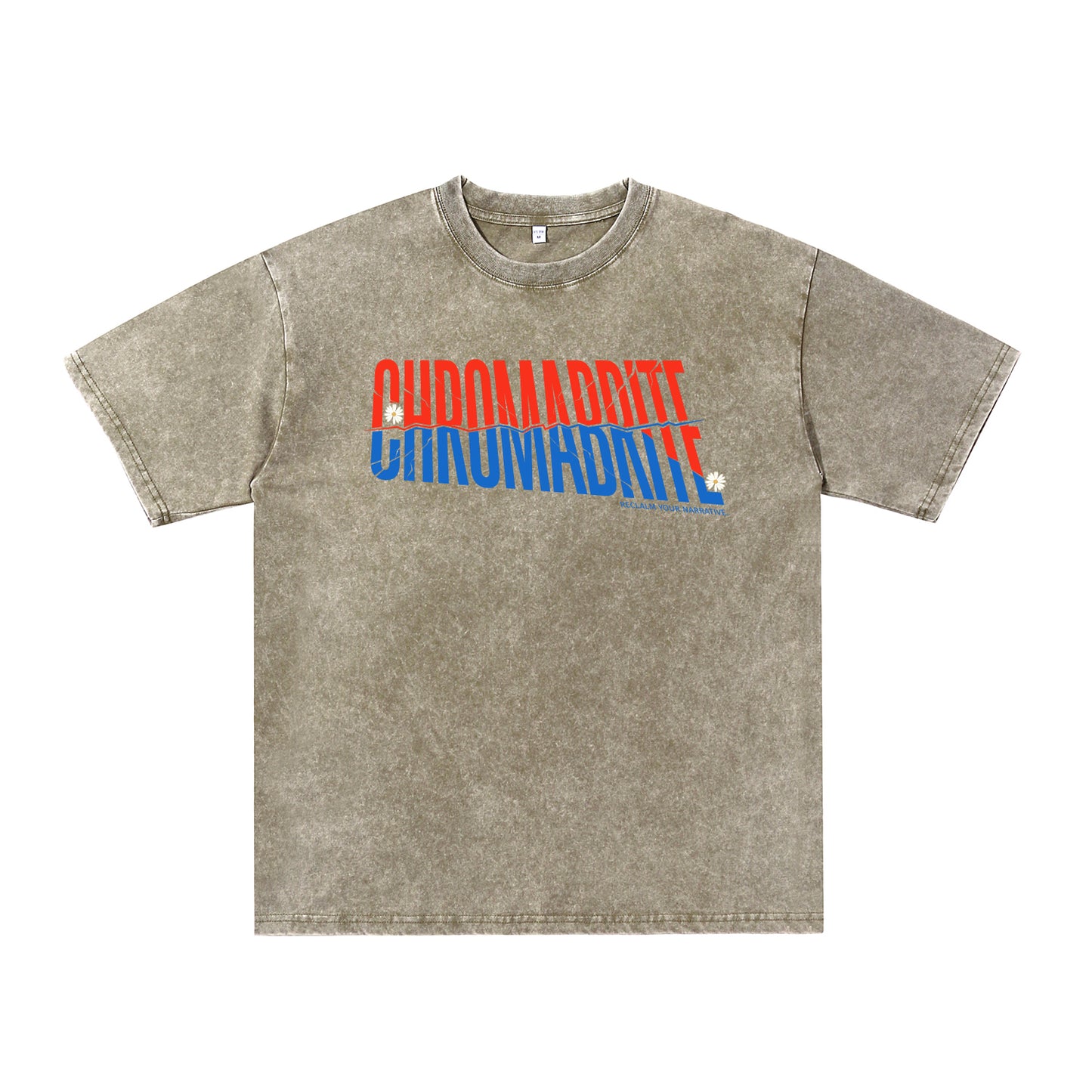 Detail view of green t恤 featuring Diagonal Narrative Wordmark Vintage Tee