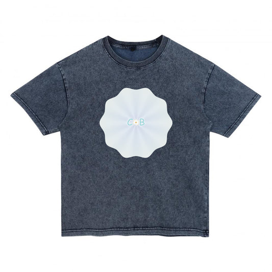 Front view of blue t恤 featuring PEARL SHELL BLOOM Denim Washed Tee