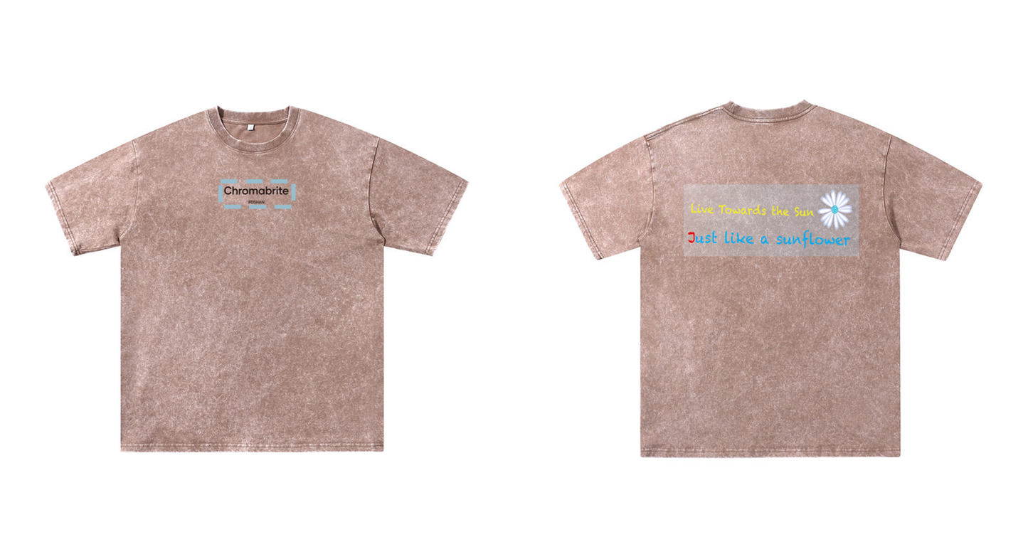 ChromaBrite Vintage Acid-Wash Oversized Graphic T-Shirt – "進行中" Wireframe Polyhedron Streetwear Unisex Tee ChromaBrite Clothing