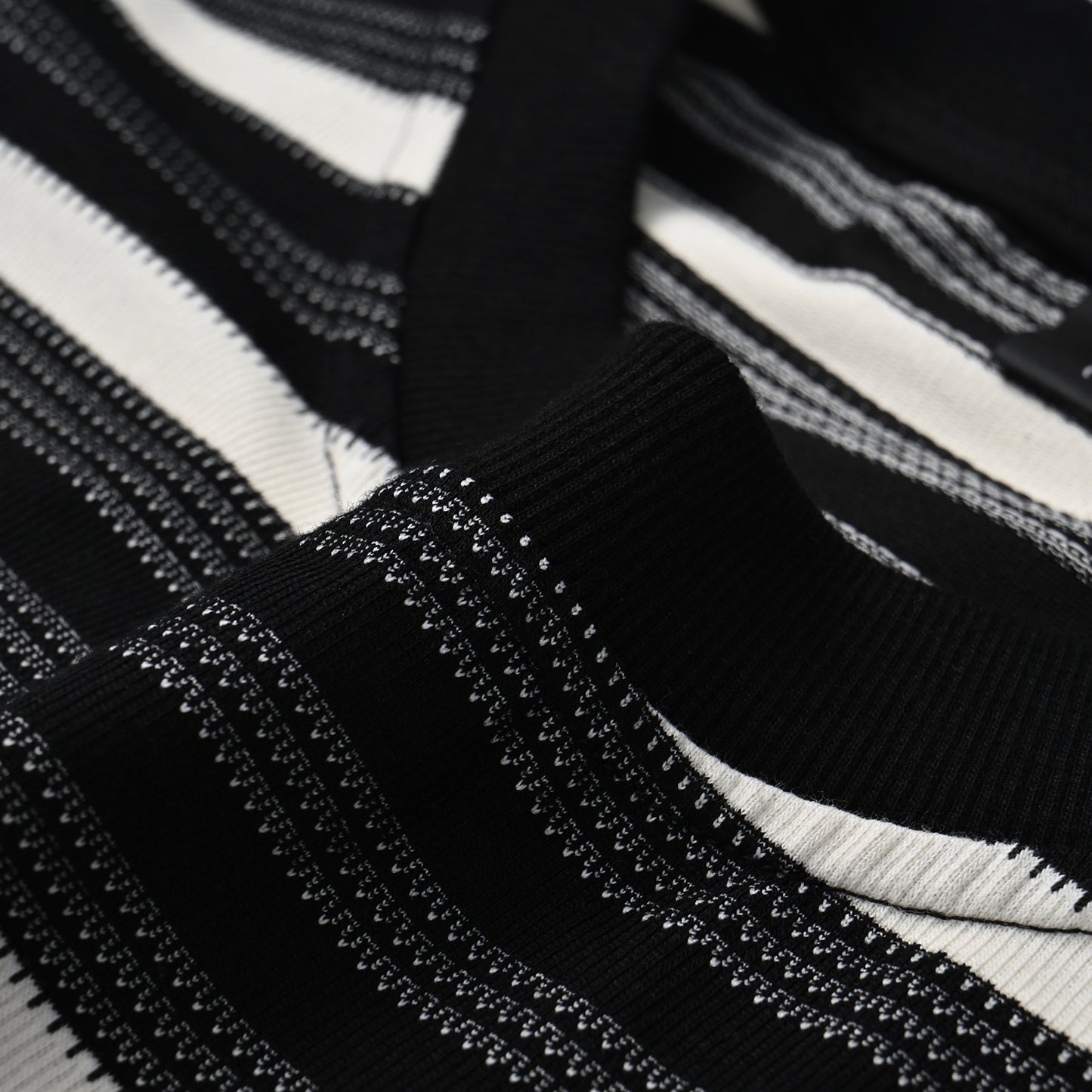 Yarn-Dyed Stripe T-Shirt 200GSM | Relaxed Drop-Shoulder | Grey-Black Tee ChromaBrite Clothing - 展示8