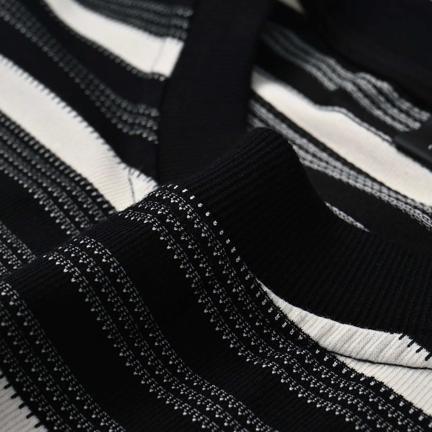 Yarn-Dyed Stripe T-Shirt 200GSM | Relaxed Drop-Shoulder | Grey-Black Tee ChromaBrite Clothing - 展示8